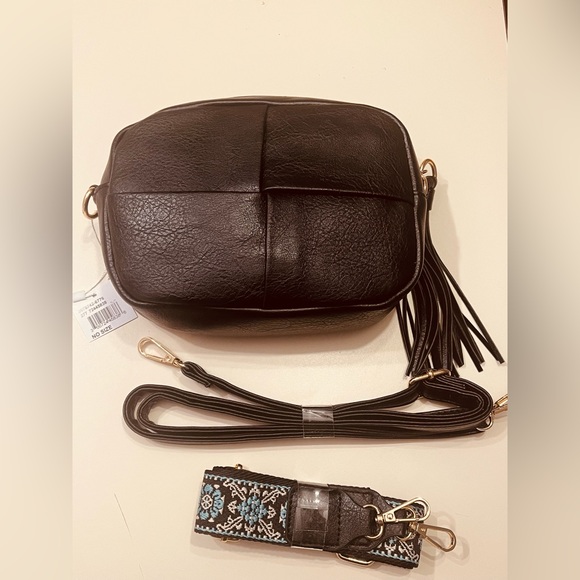 Top zip crossbody with interchangeable straps for women - Picture 2 of 9